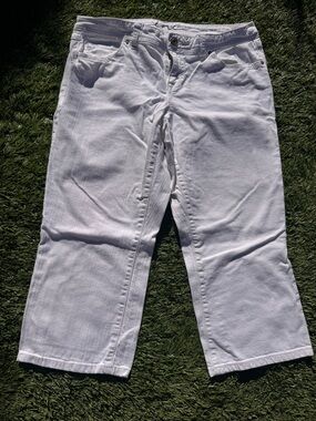 INC White Capri Jeans